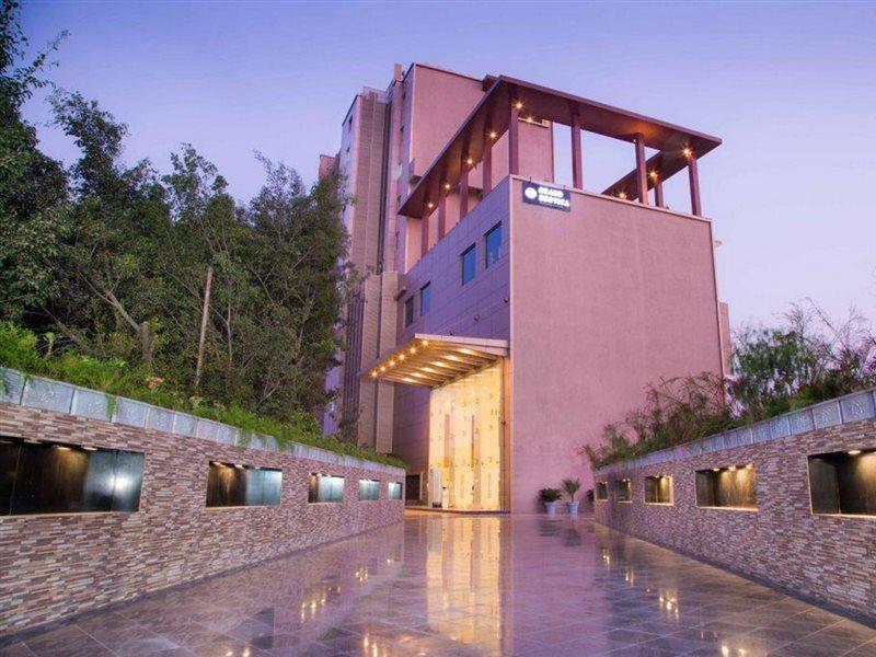 Regenta Central Grand Exotica Pimpri-Chinchwad Ngoại thất bức ảnh