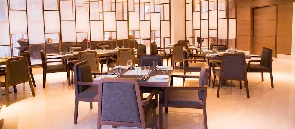 Regenta Central Grand Exotica Pimpri-Chinchwad Ngoại thất bức ảnh