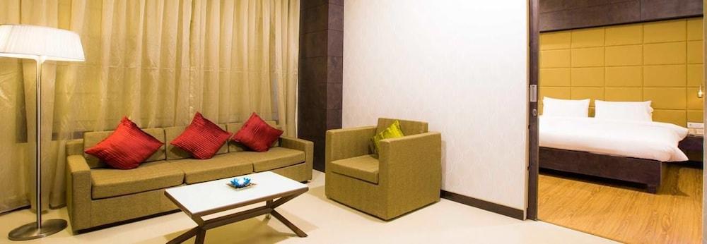 Regenta Central Grand Exotica Pimpri-Chinchwad Ngoại thất bức ảnh
