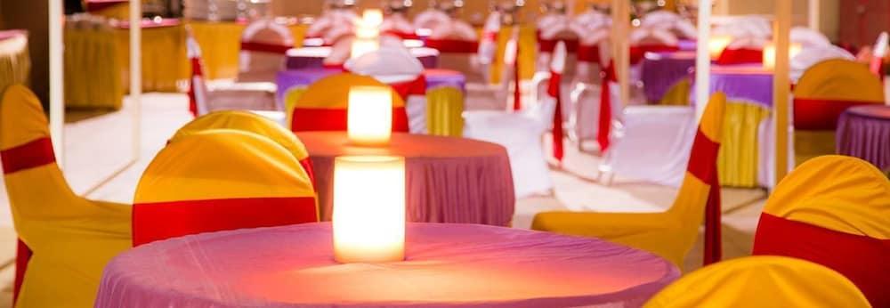Regenta Central Grand Exotica Pimpri-Chinchwad Ngoại thất bức ảnh