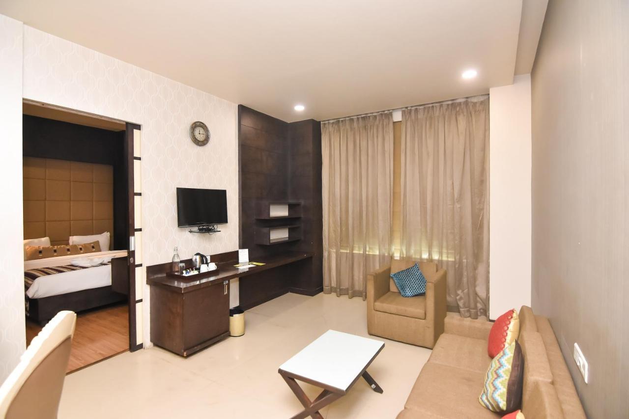 Regenta Central Grand Exotica Pimpri-Chinchwad Ngoại thất bức ảnh