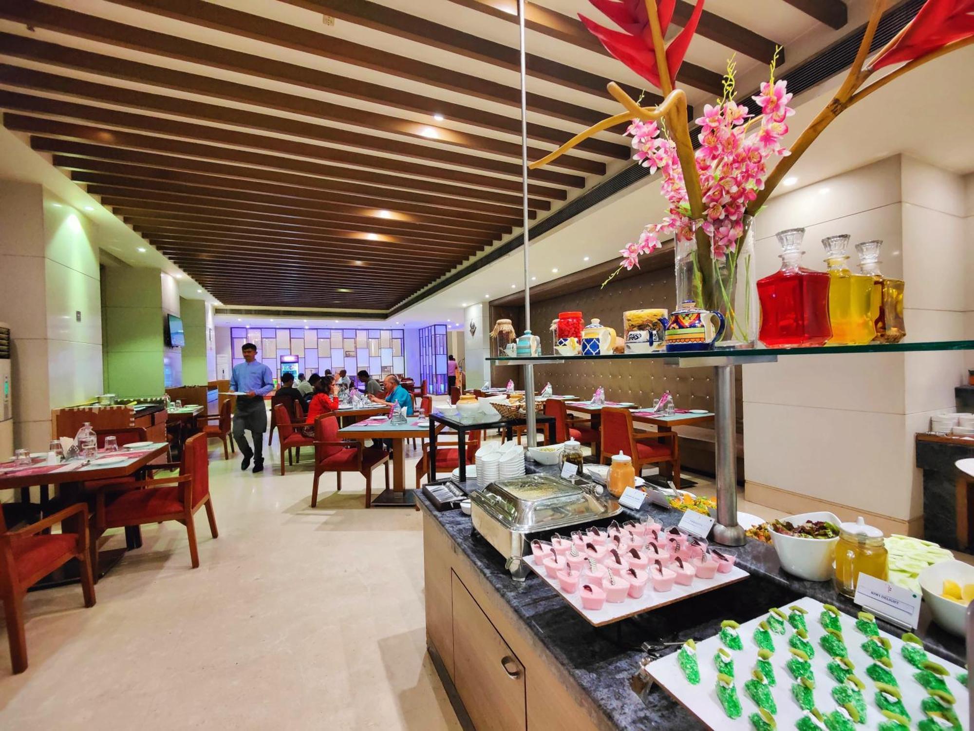 Regenta Central Grand Exotica Pimpri-Chinchwad Ngoại thất bức ảnh