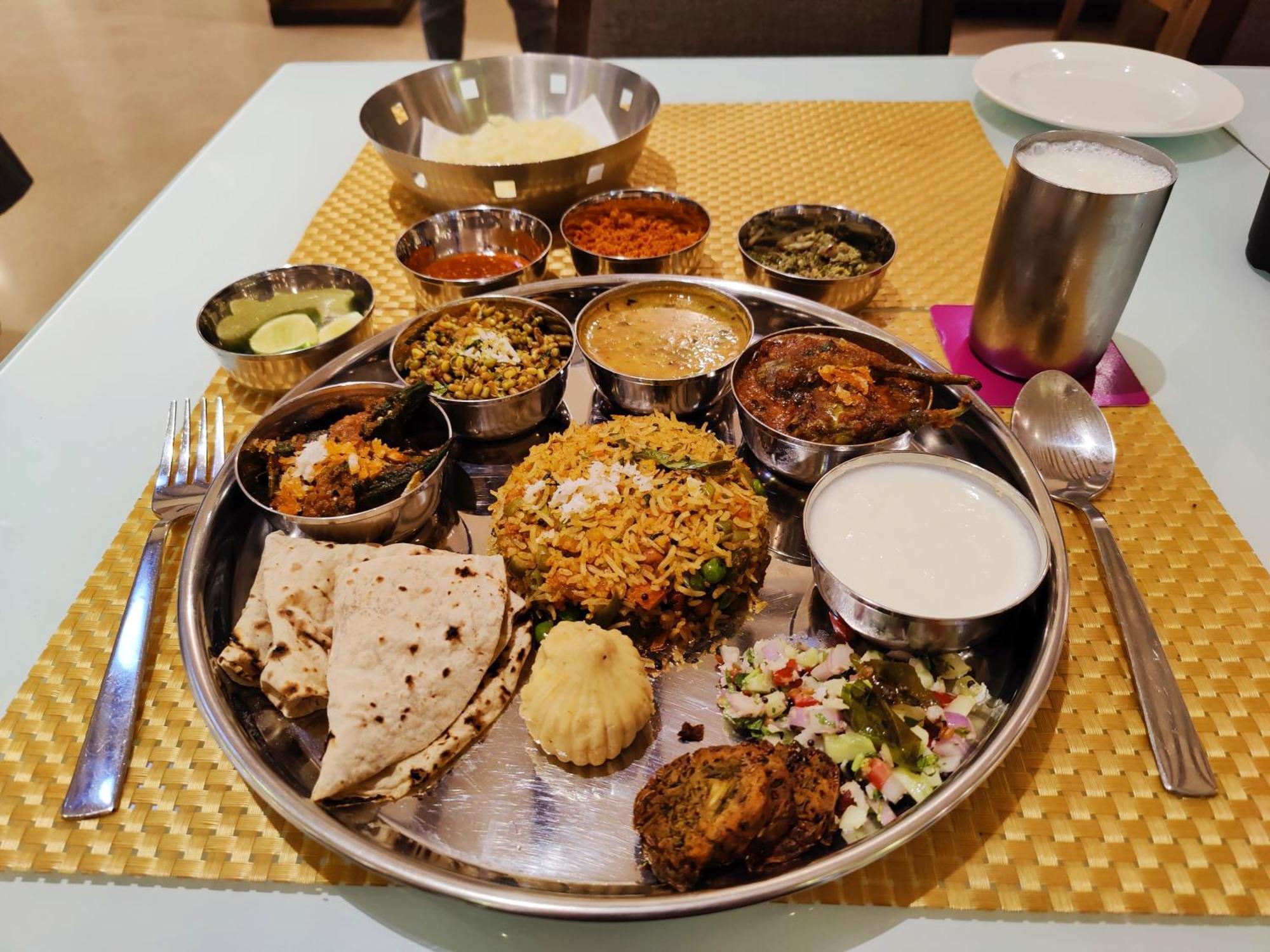 Regenta Central Grand Exotica Pimpri-Chinchwad Ngoại thất bức ảnh