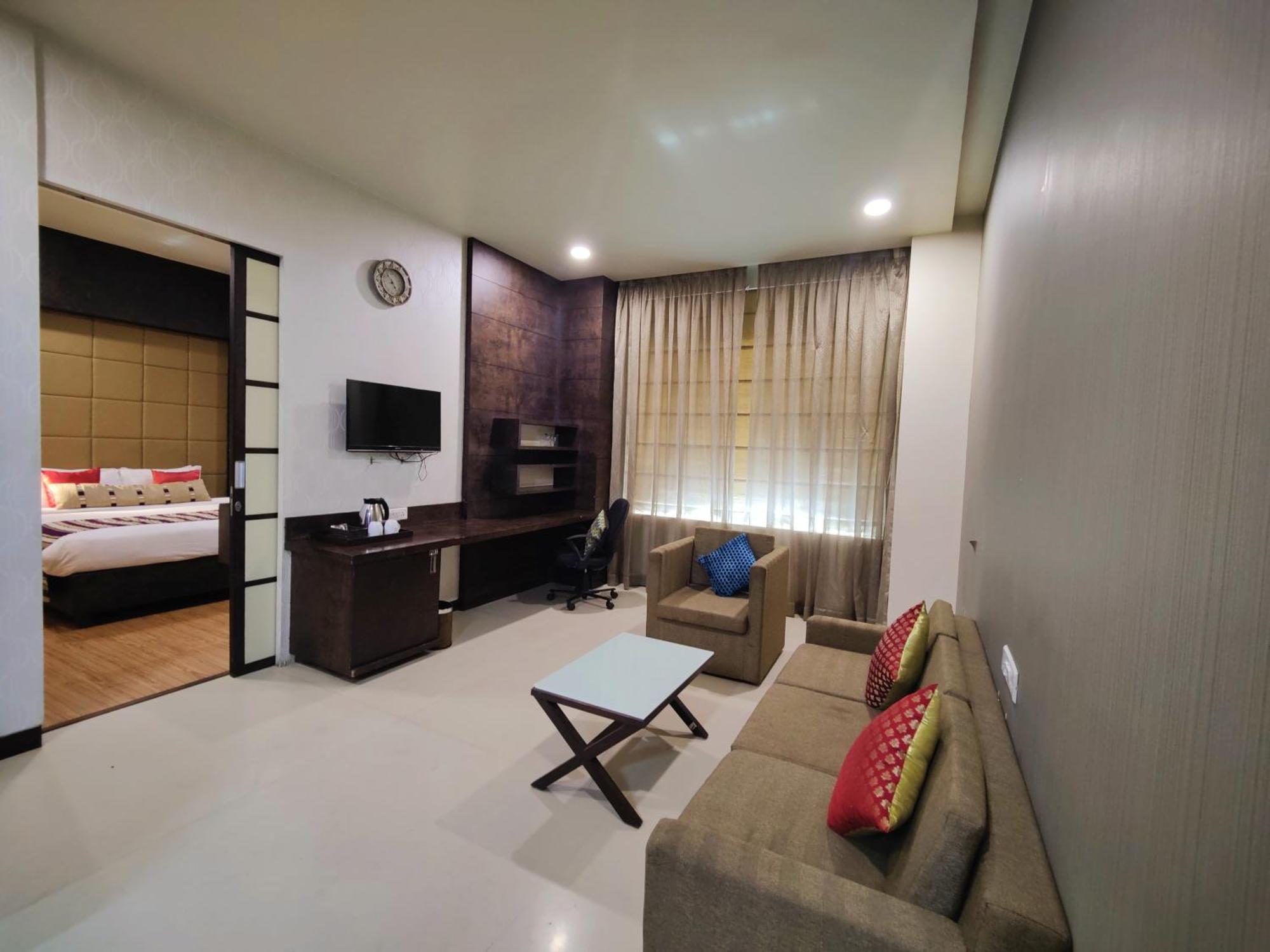 Regenta Central Grand Exotica Pimpri-Chinchwad Ngoại thất bức ảnh