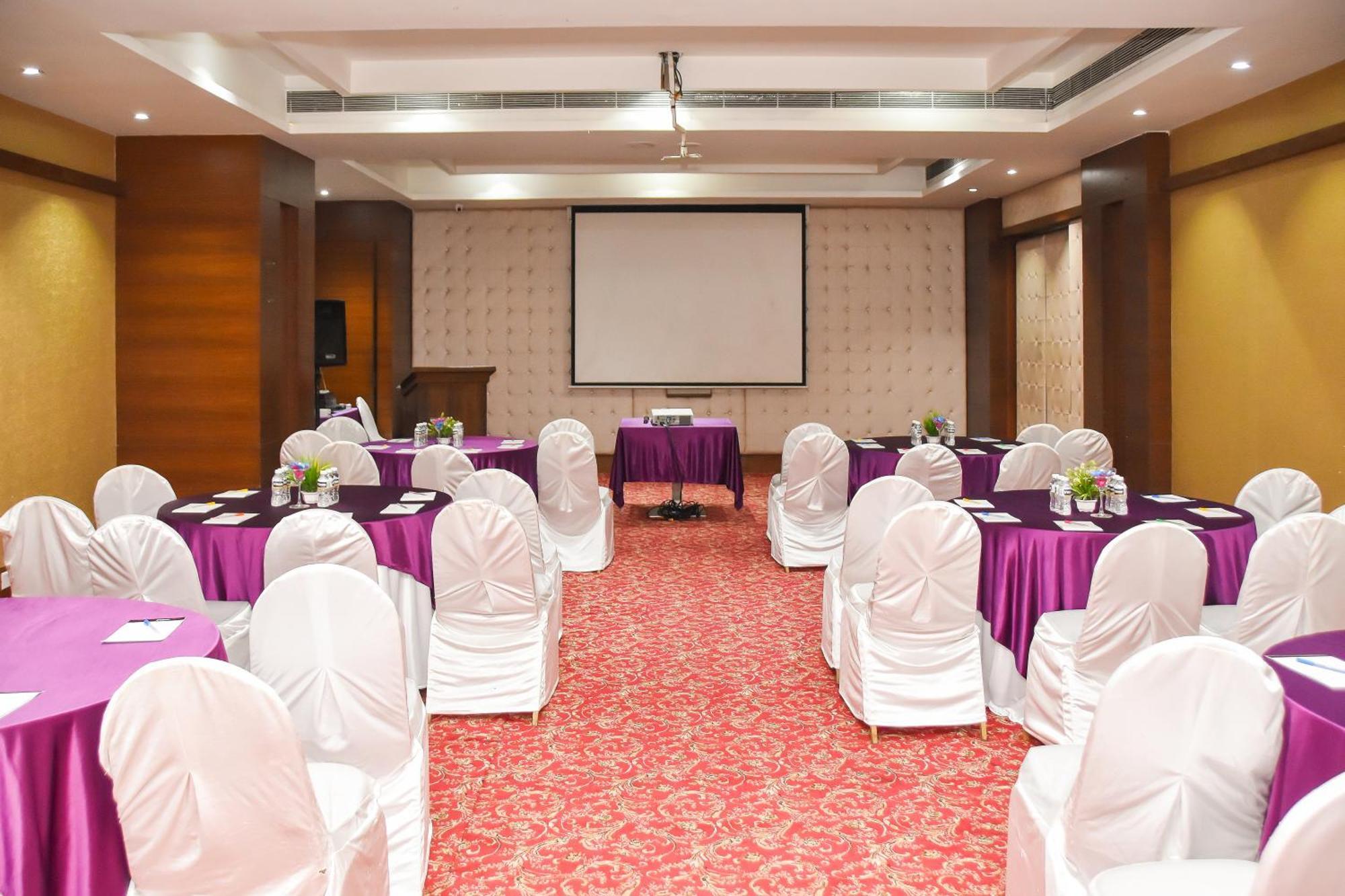 Regenta Central Grand Exotica Pimpri-Chinchwad Ngoại thất bức ảnh